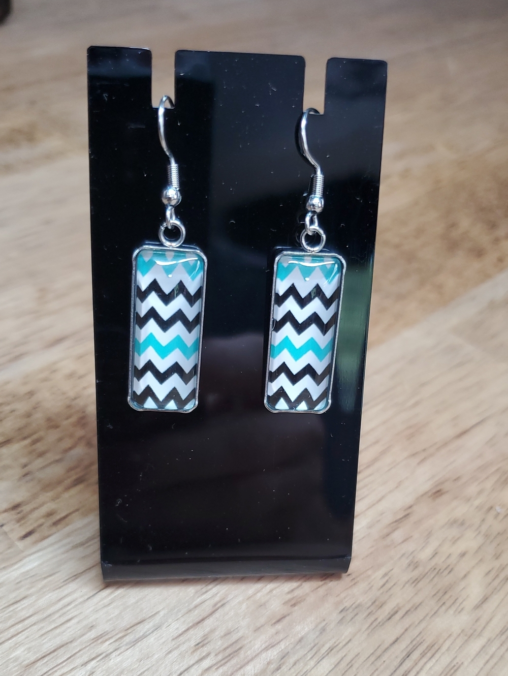 Stylish Chevron Teardrop Dangle Earrings - Black, White & Teal